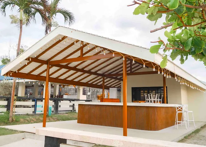 Puerto De San Juan Beach Resort Hotel And Residences La Union